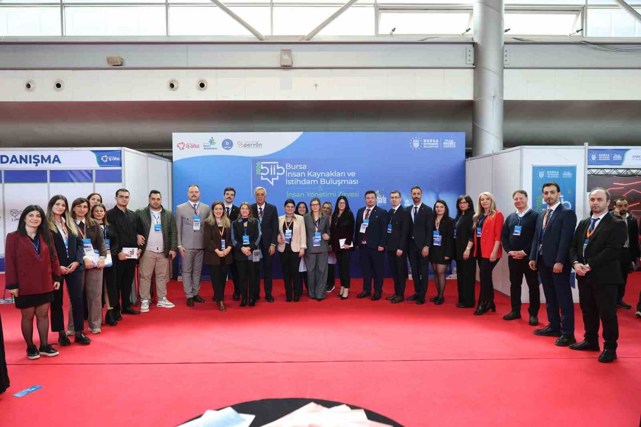 BURSA BÜYÜKŞEHİR BELEDİYESİ TARAFINDAN DÜZENLENEN VE 180 FİRMANIN KATILDIĞI BURSA İNSAN KAYNAKLARI...