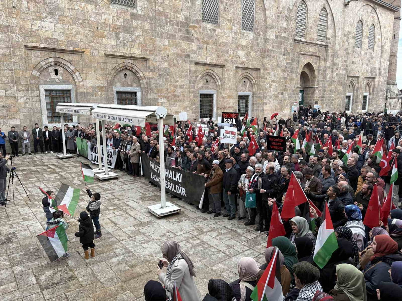 BURSA GÖNÜLLÜ KURULUŞLAR PLATFORMU, İSRAİL’İN MESCİD-İ AKSA’YI İBADETE KAPATMASINA, FİLİSTİNLİ...