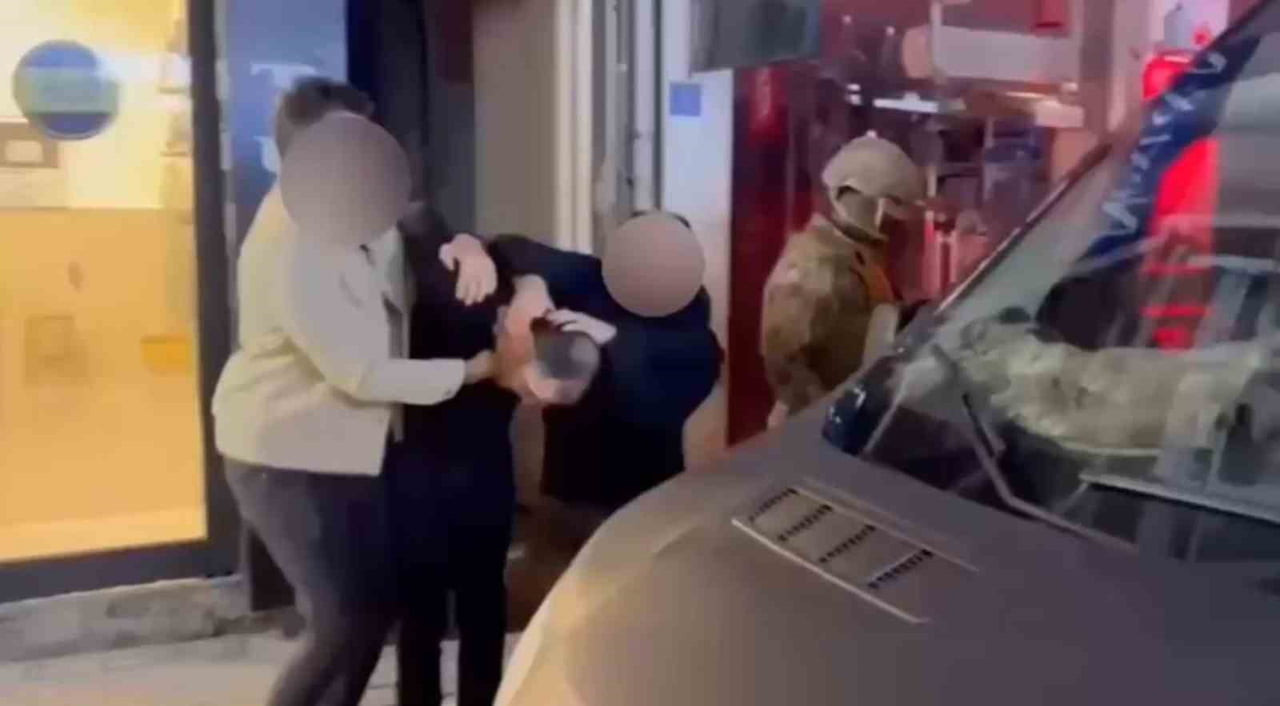 BURSA İL EMNİYET MÜDÜRLÜĞÜ EKİPLERİNCE, ÇEŞİTLİ SUÇLARDAN ARANAN ŞAHISLARA YÖNELİK DÜZENLENEN...