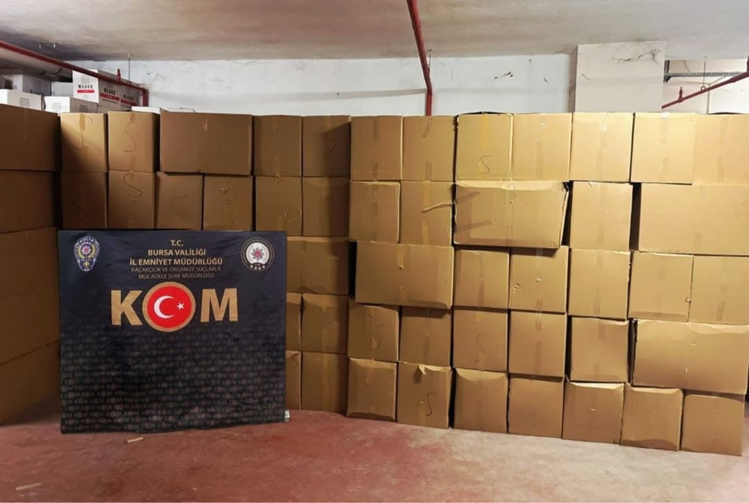 BURSA İL EMNİYET MÜDÜRLÜĞÜ KAÇAKÇILIK VE ORGANİZE SUÇLARLA MÜCADELE (KOM) ŞUBE MÜDÜRLÜĞÜ EKİPLERİ...
