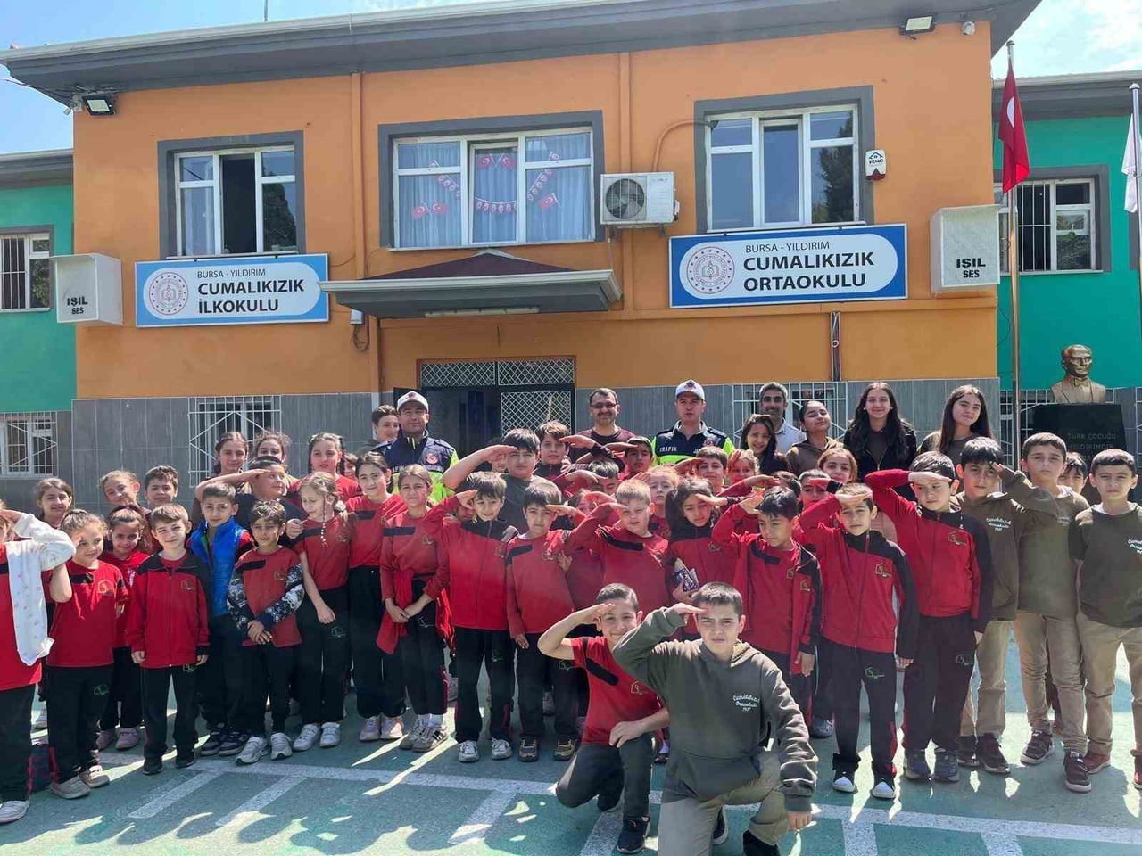 BURSA İL JANDARMA KOMUTANLIĞI, 02-08 MAYIS "TRAFİK HAFTASI" ÇERÇEVESİNDE KENT GENELİNDE...