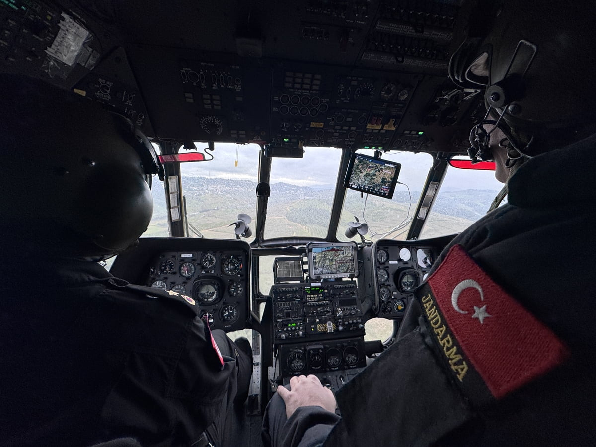 Bursa İl Jandarma Komutanlığı ekipleri, Ramazan Bayramı arifesinde helikopter destekli trafik...