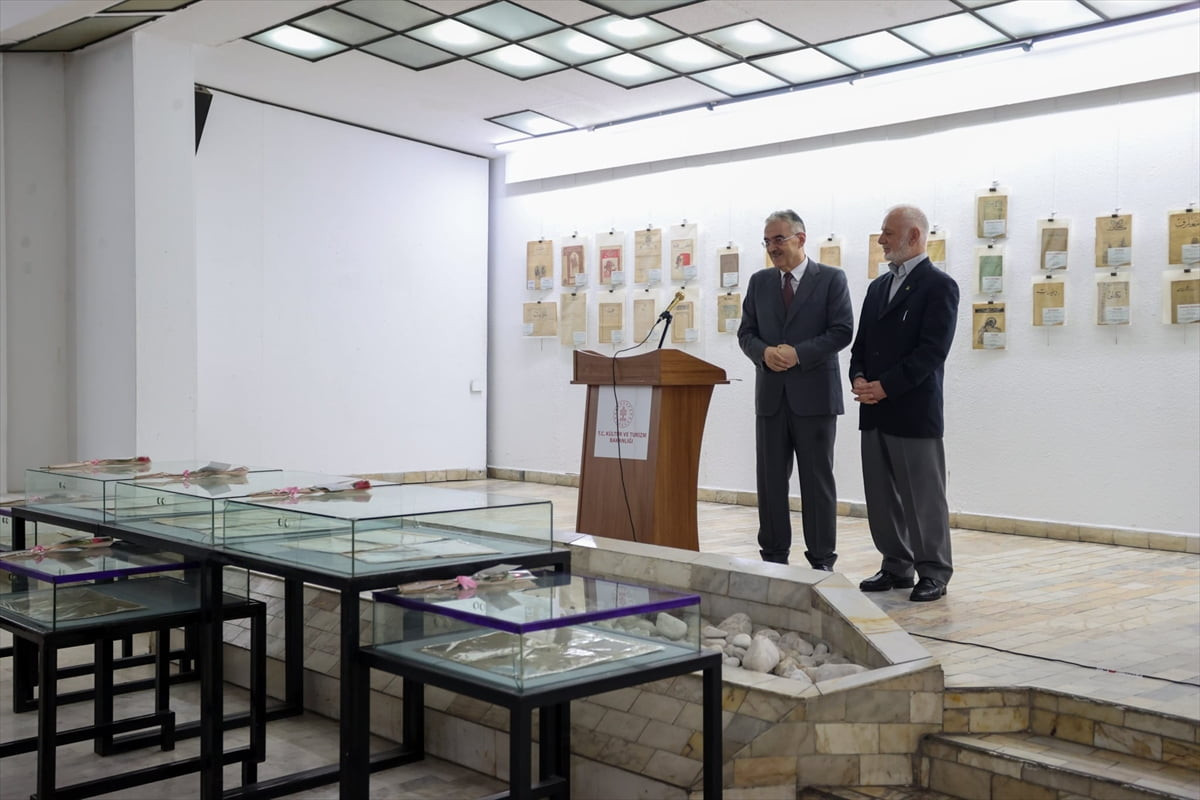 Bursa İl Kültür ve Turizm Müdürlüğü desteğiyle, Bursa Uludağ Üniversitesi emekli öğretim üyesi...