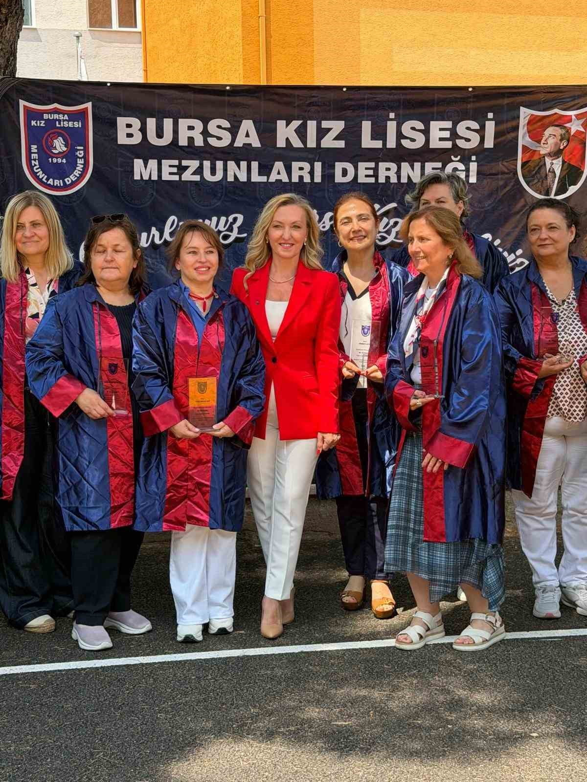 BURSA KIZ LİSESİ MEZUNLARI, MANTI GÜNÜNDE BİR ARAYA GELDİ.