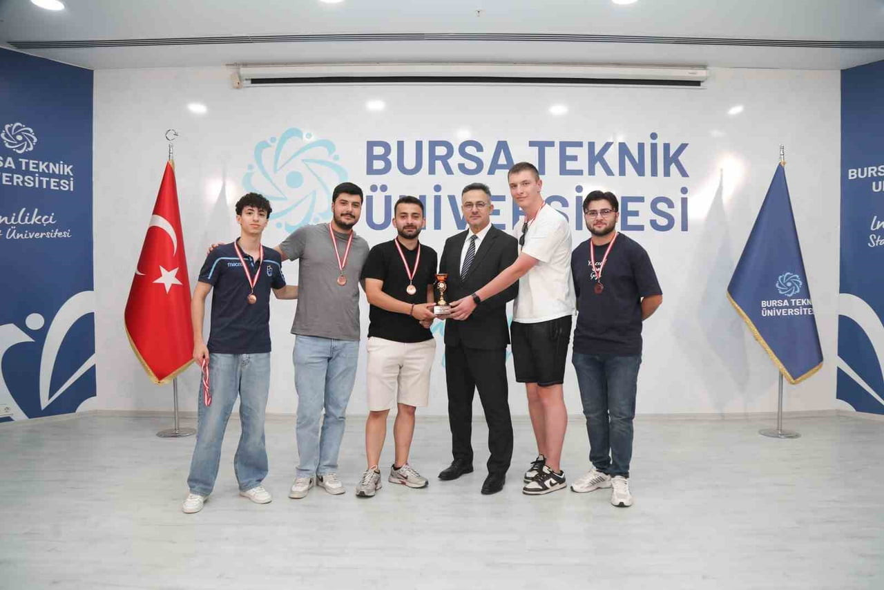 BURSA TEKNİK ÜNİVERSİTESİNDE (BTÜ) GELENEKSEL HALE GELEN "12. REKTÖRLÜK VE GENÇLİK KUPASI SPOR...