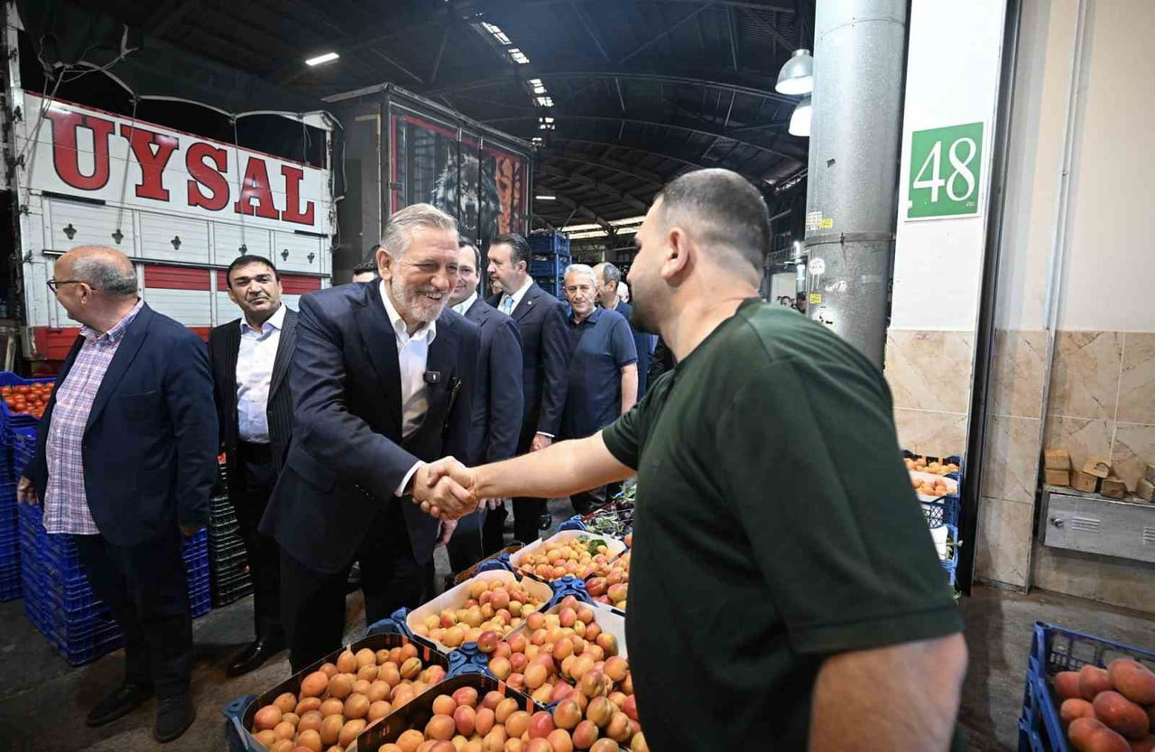 BURSA TİCARET VE SANAYİ ODASI (BTSO) YÖNETİM KURULU BAŞKANI İBRAHİM BURKAY, BURSA KENT HALİ SEBZE...