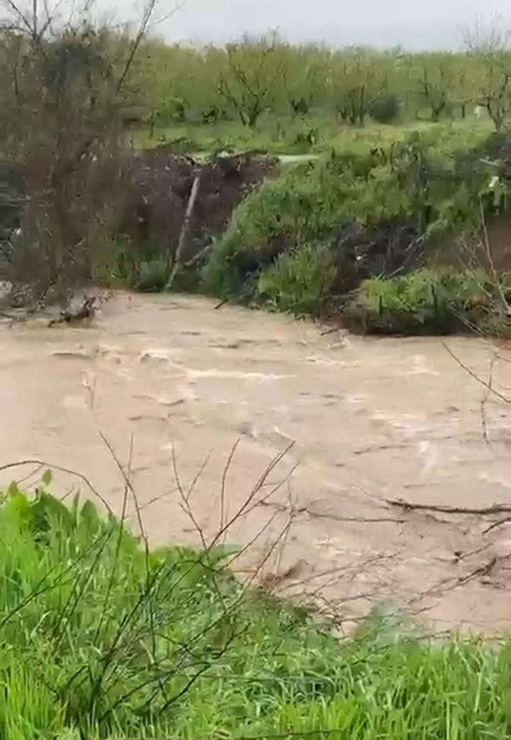 BURSA VALİLİĞİ, BUGÜN ÖĞLE SAATLERİNDEN İTİBAREN KENT GENELİNDE YEREL OLARAK KUVVETLİ SAĞANAK VE...