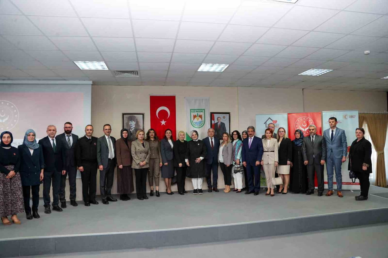 BURSA VALİSİ EROL AYYILDIZ’IN EŞİ DİLEK DİDEM AYYILDIZ, İZNİK VE MUDANYA’DA DÜZENLENEN...