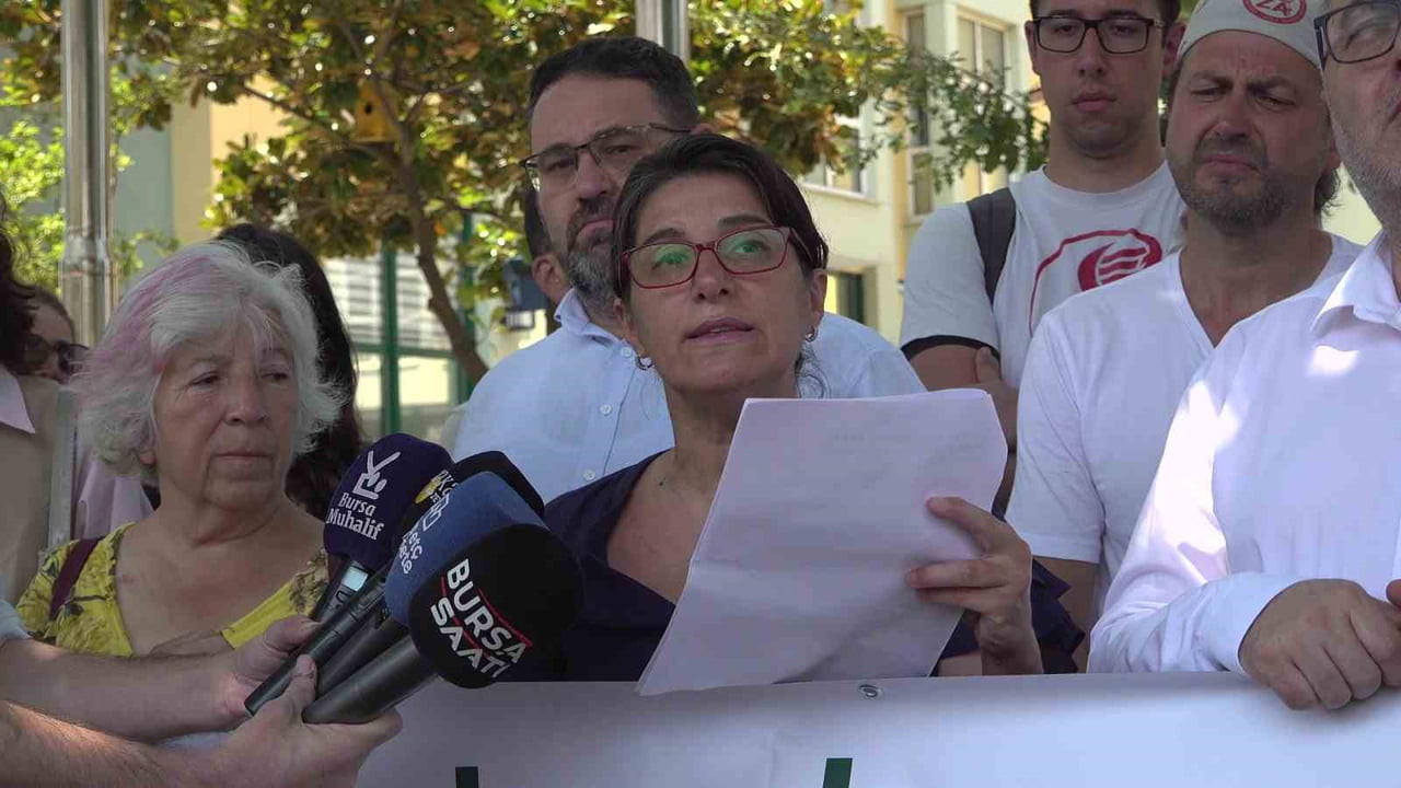 BURSA VETERİNER HEKİMLERİ ODASI BAŞKANI MELİKE BAYSAL, KIZIL GEYİK AV İHALESİNE İLİŞKİN YAPTIĞI...
