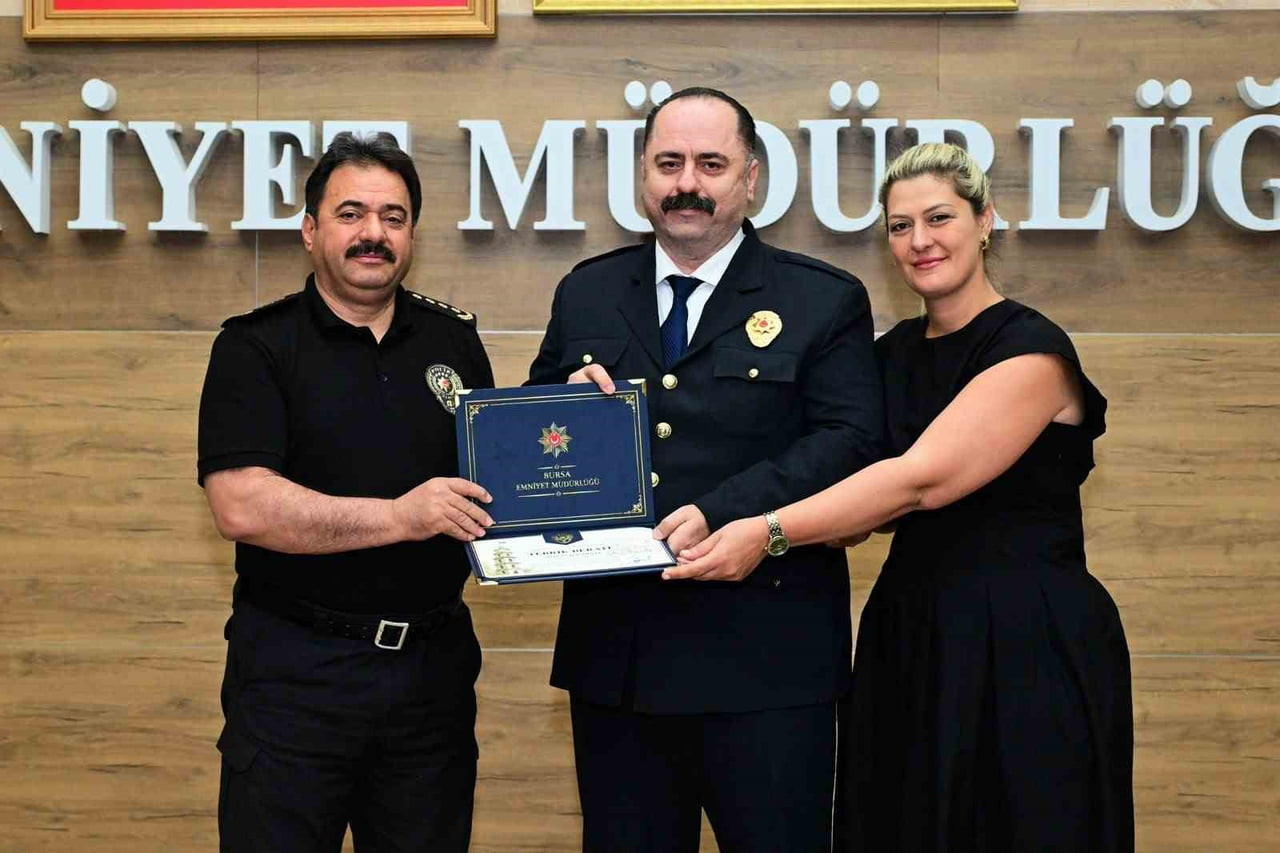 BURSA'DA 105 EMNİYET PERSONELİ BİR ÜST RÜTBEYE YÜKSELDİ İL EMNİYET MÜDÜRÜ KADİR GÖKCE...