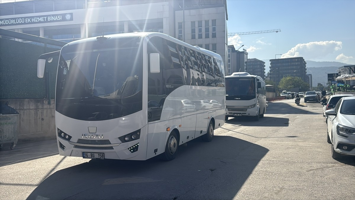 Bursa'da, "rüşvet, suç örgütü kurma, suçtan kaynaklanan mal varlığını aklama" gibi suçlardan...