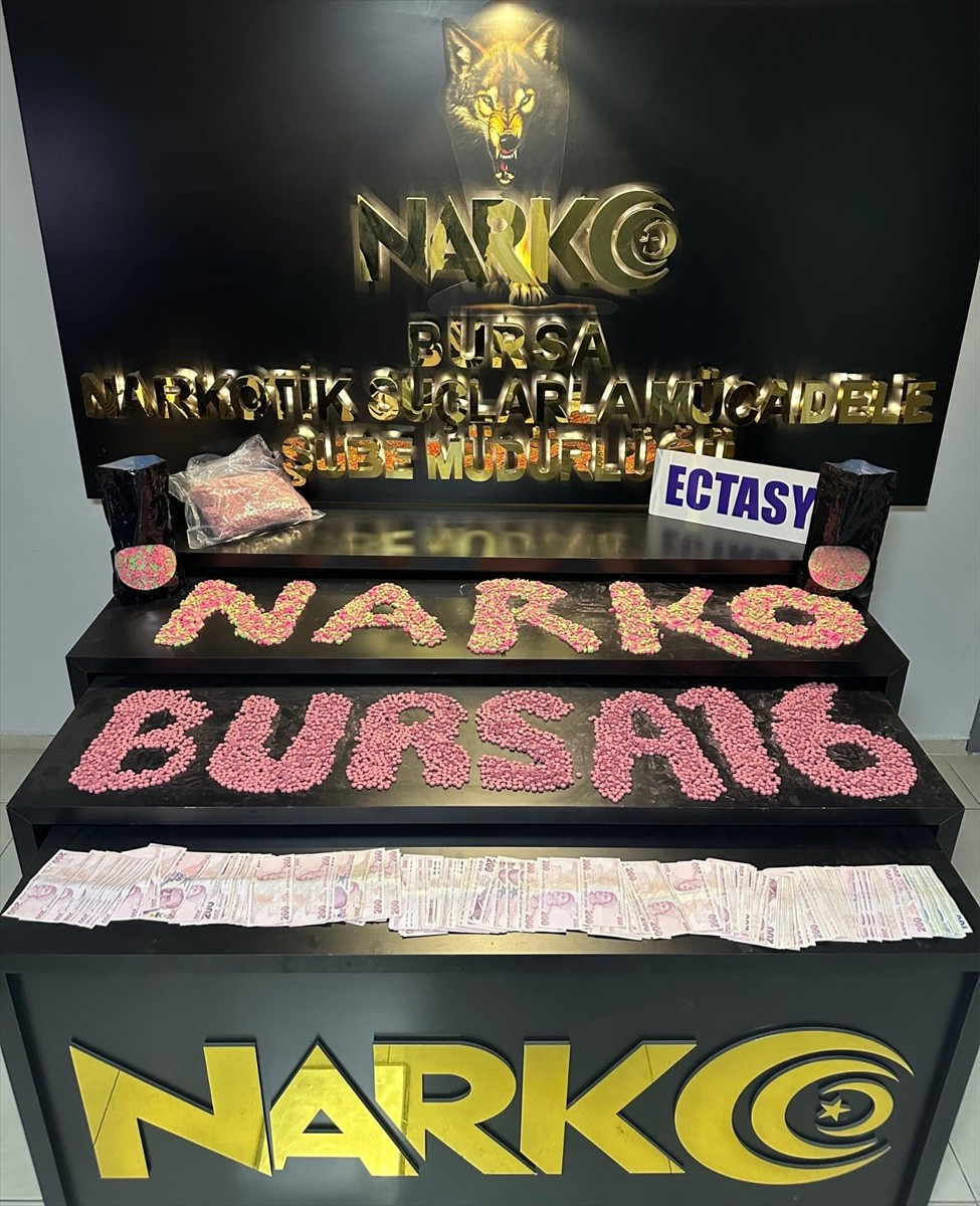 Bursa'da uyuşturucu operasyonunda 20 bin uyuşturucu hap ele geçirildi.