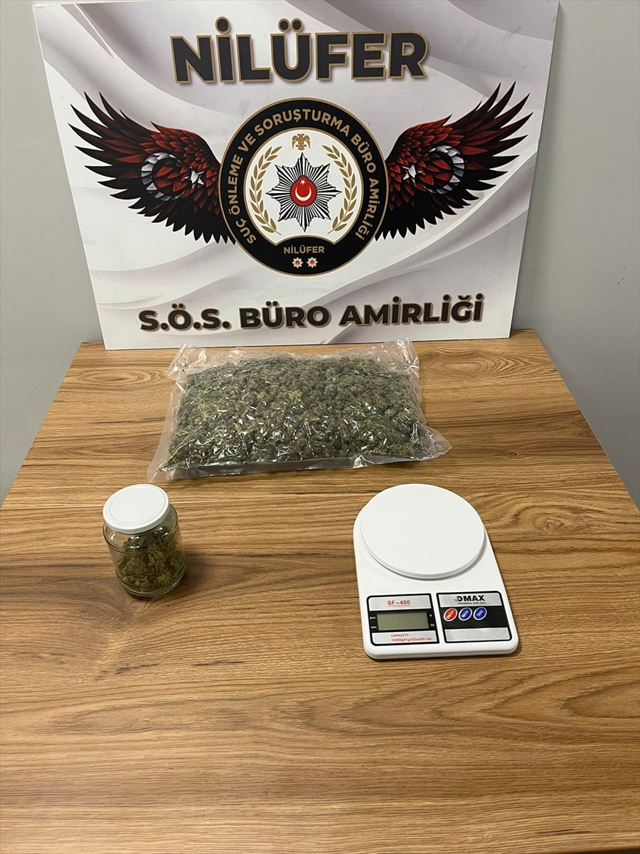 Bursa'da uyuşturucu operasyonunda gözaltına alınan 5 şüpheliden 2'si tutuklandı. Operasyonda...