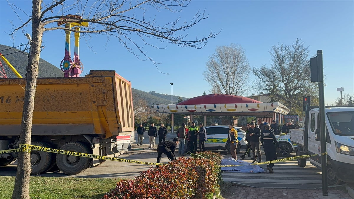 Bursa'nın Gemlik ilçesinde kamyonun çarptığı bisikletli hayatını kaybetti.