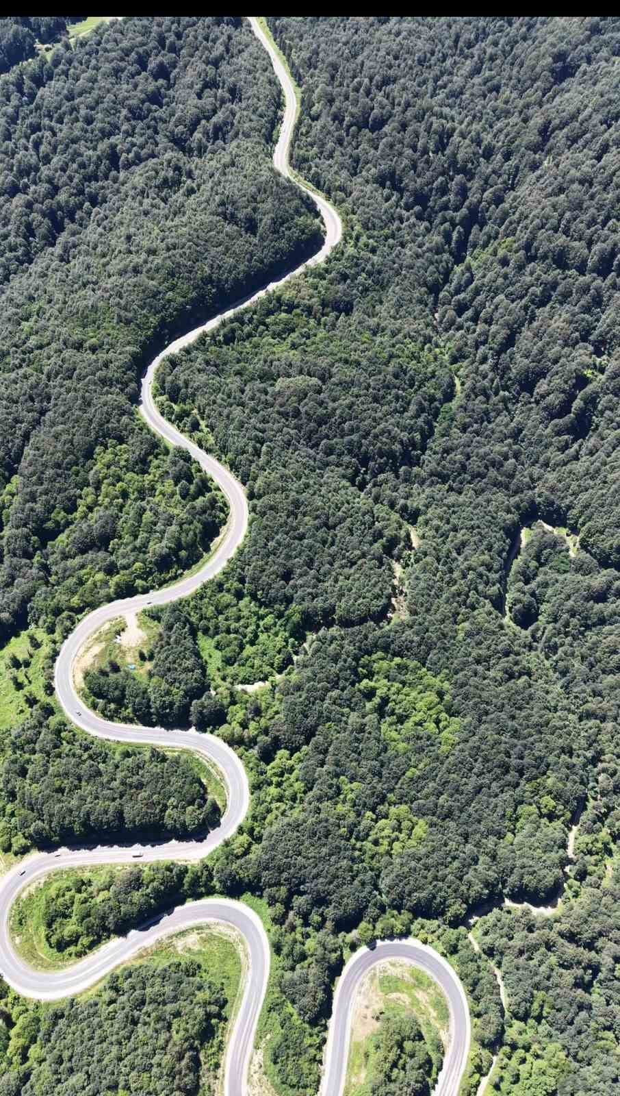BURSA'NIN İNEGÖL İLÇESİ İLE KÜTAHYA'NIN DOMANİÇ İLÇESİNİ BİRBİRİNE BAĞLAYAN KIVRIMLI YOLLAR, YAZ...