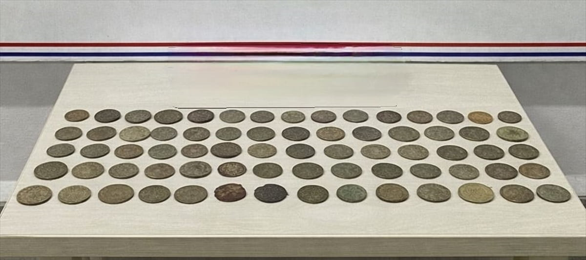 Bursa'nın İnegöl ilçesinde düzenlenen tarihi eser operasyonunda Roma dönemine ait olduğu...