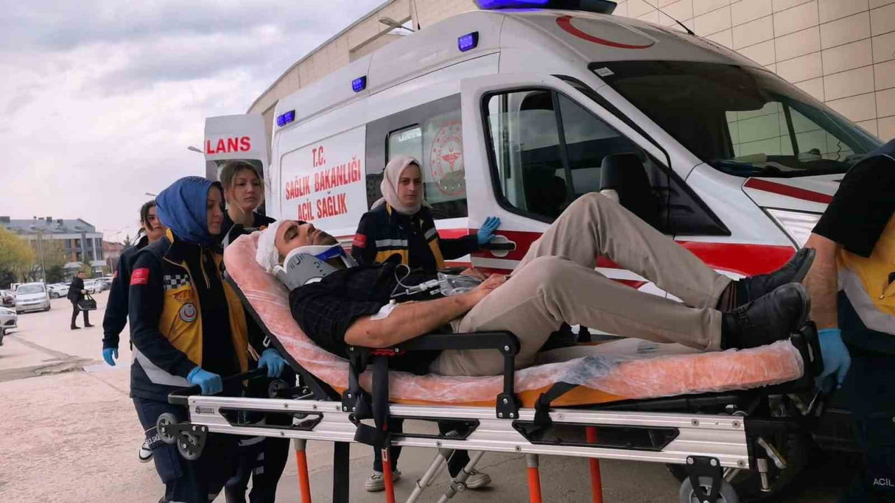 BURSA'NIN İNEGÖL İLÇESİNDE FAALİYET GÖSTEREN BİR MOBİLYA İMALATHANESİNE GELEN SALDIRGAN GRUP...