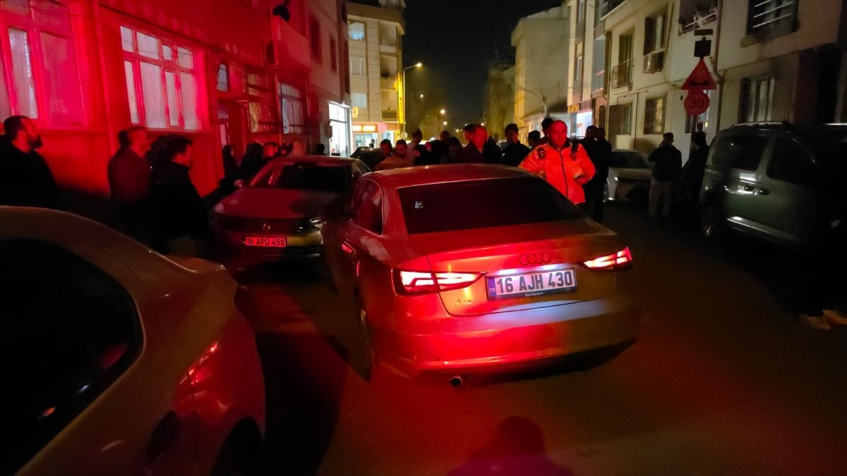 Bursa'nın İnegöl ilçesinde kaza sonrası polisten kaçan sürücü, başka otomobile aracıyla çarptıktan...