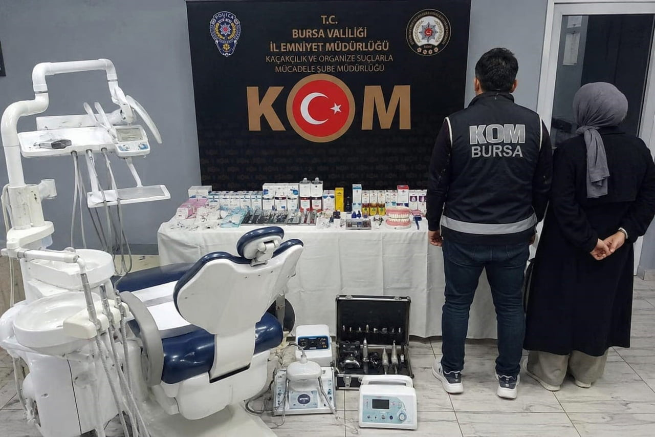 BURSA'NIN İNEGÖL İLÇESİNDE KOM POLİS EKİPLERİNCE DÜZENLENEN OPERASYONDA, SAHTE DİŞ MUAYENESİ...