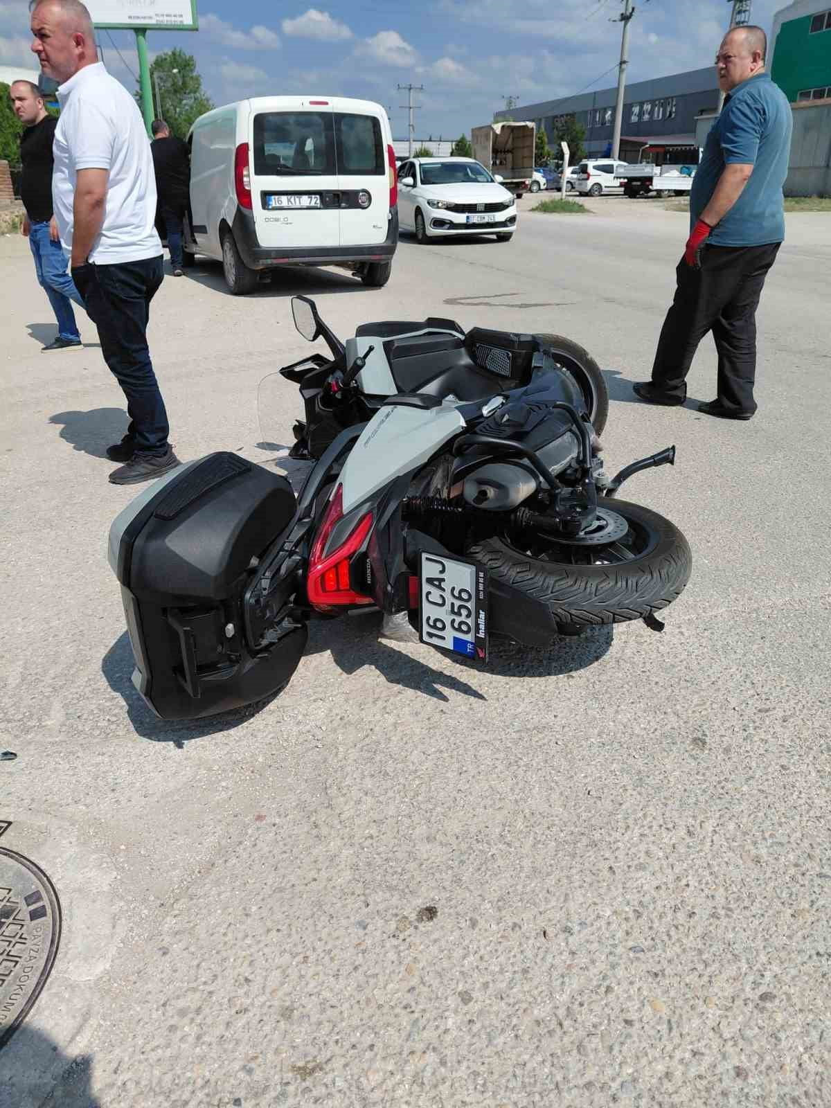 BURSA'NIN İNEGÖL İLÇESİNDE MEYDANA GELEN KAZADA OTOMOBİL İLE ÇARPIŞAN MOTOSİKLETİN SÜRÜCÜSÜ...