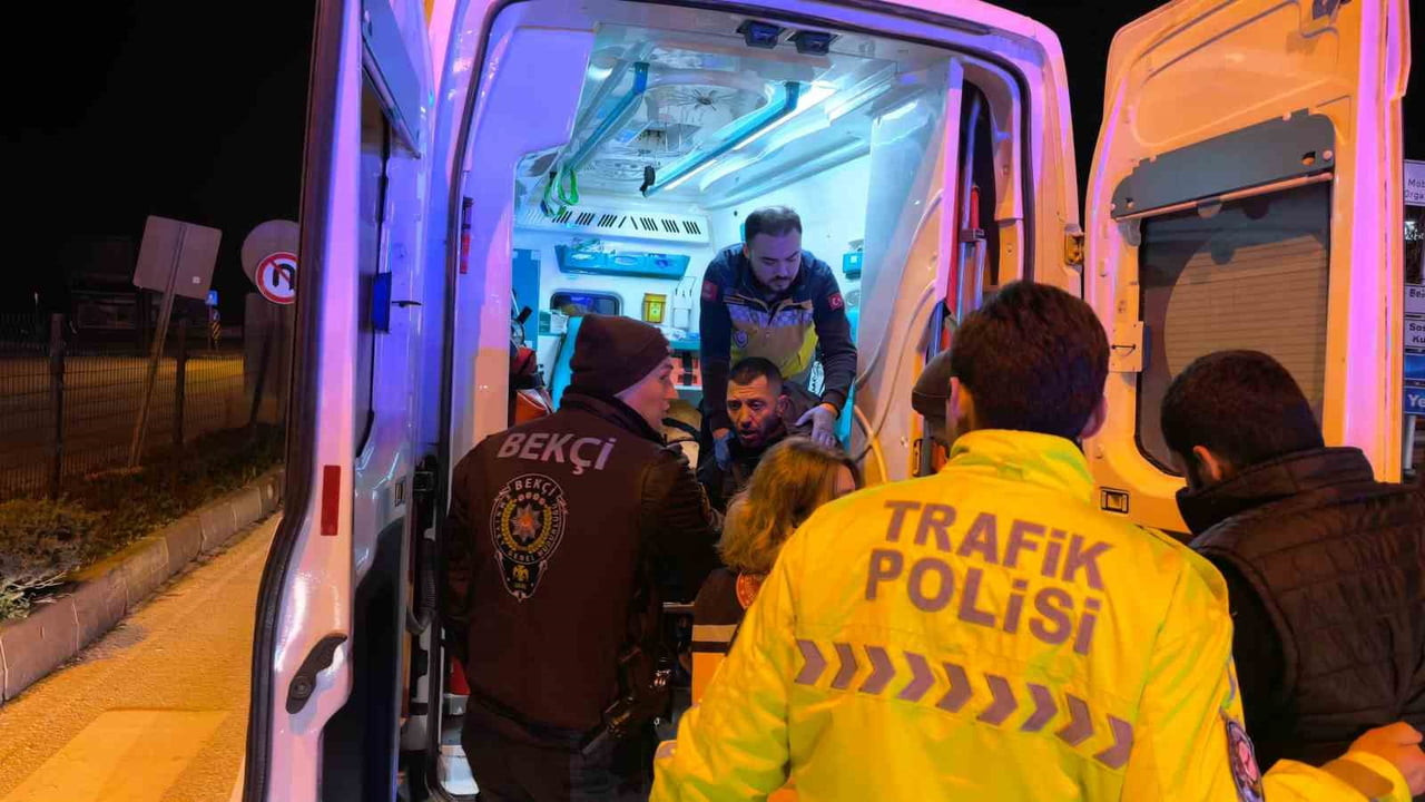 BURSA'NIN İNEGÖL İLÇESİNDE MEYDANA GELEN ZİNCİRLEME KAZADA ORTALIK KARIŞTI. SÜRÜCÜ VE ARKADAŞLARI...