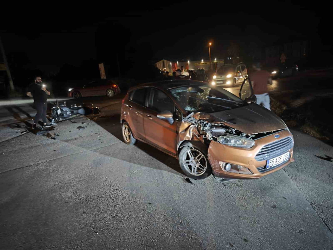 BURSA'NIN İNEGÖL İLÇESİNDE OTOMOBİL İLE ÇARPIŞAN MOTOSİKLETİN SÜRÜCÜSÜ AĞIR YARALANDI. KAZA ANI...