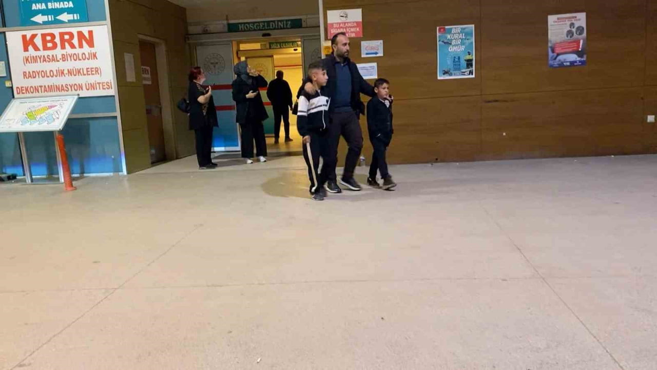 BURSA'NIN İNEGÖL İLÇESİNDE PASAJDA BULUNAN FENERBAHÇELİLER DERNEĞİ'NDE YANGIN ÇIKARAN 2 ÇOCUK...