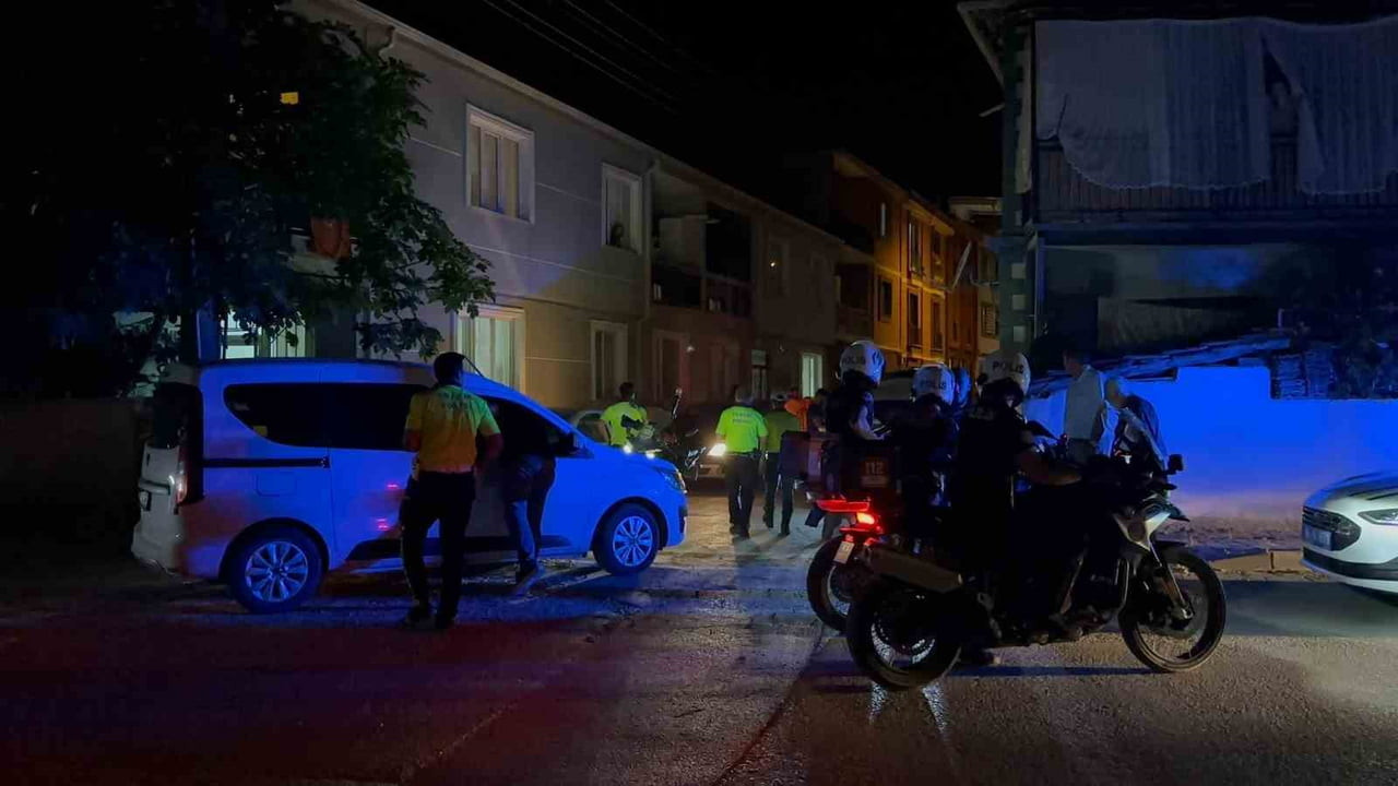 BURSA'NIN İNEGÖL İLÇESİNDE TRAFİK EKİPLERİNİN "DUR" İHTARINA UYMAYAN ALKOLLÜ SÜRÜCÜ, YAKLAŞIK 20...