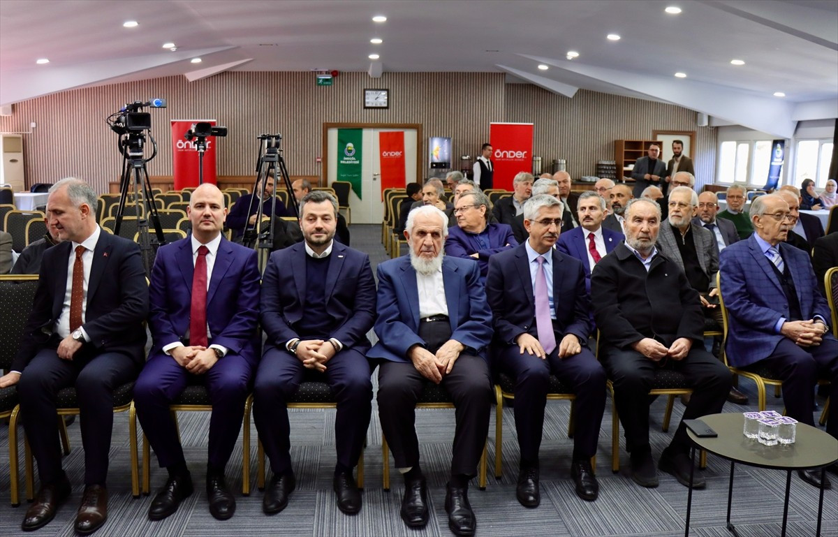 Bursa'nın İnegöl ilçesindeki bir otelde, Önder İmam Hatipliler Derneği ve İnegöl Belediyesince...