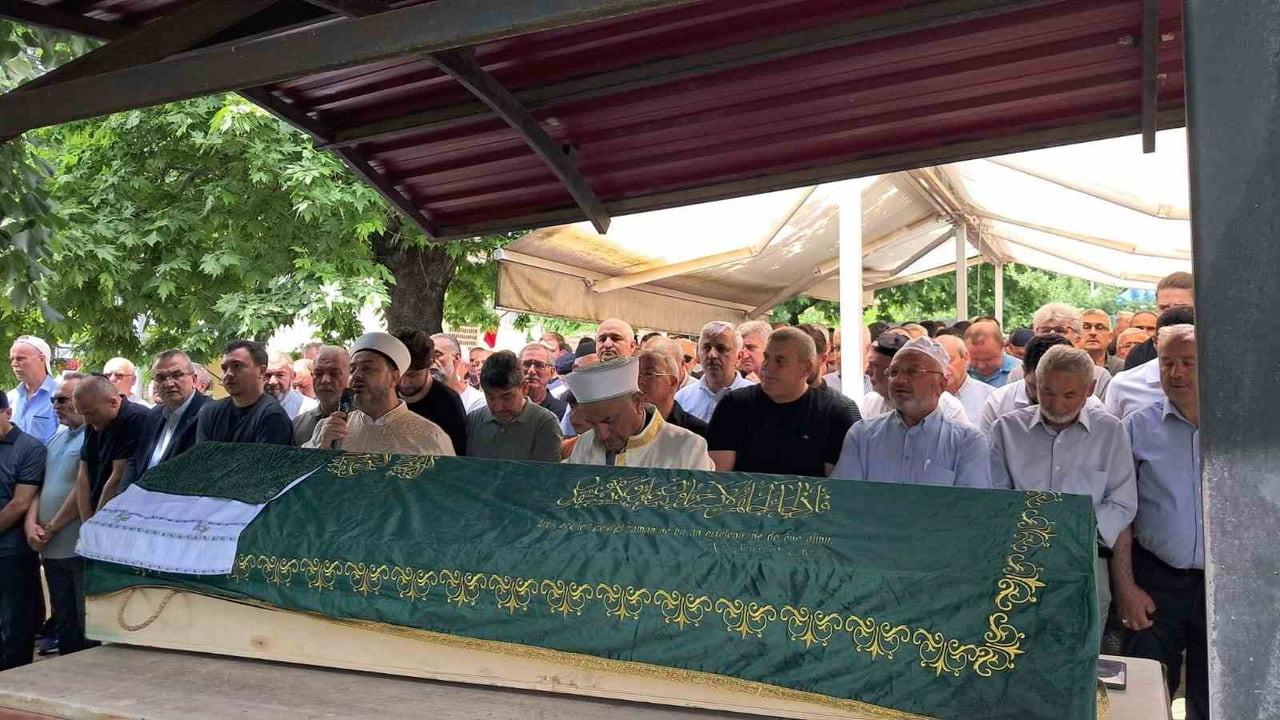 BURSA'NIN İZNİK İLÇESİNDE FAALİYET GÖSTEREN İTİMAT SÜT ÜRÜNLERİ'NİN KURUCUSU, 3 ÇOCUK BABASI AHMET...