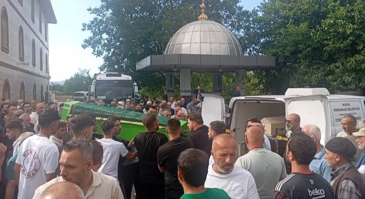 BURSA'NIN İZNİK İLÇESİNDE SERİNLEMEK İÇİN GİRDİĞİ GÖLDE YAŞAMINI YİTİREN 19 YAŞINDAKİ BÜNYAMİN...