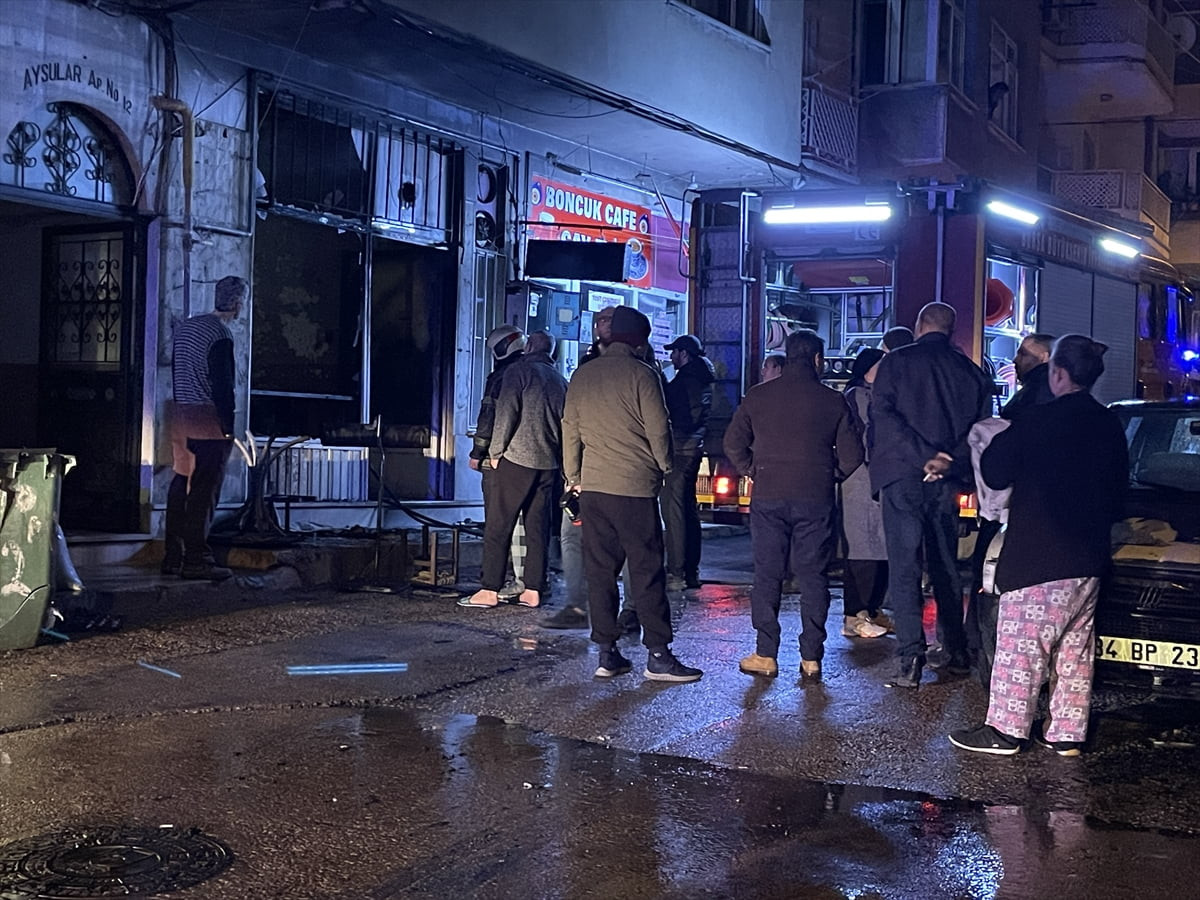 Bursa'nın merkez Osmangazi ilçesinde, beş katlı binanın zemin katında bulunan iş yerinde çıkan...