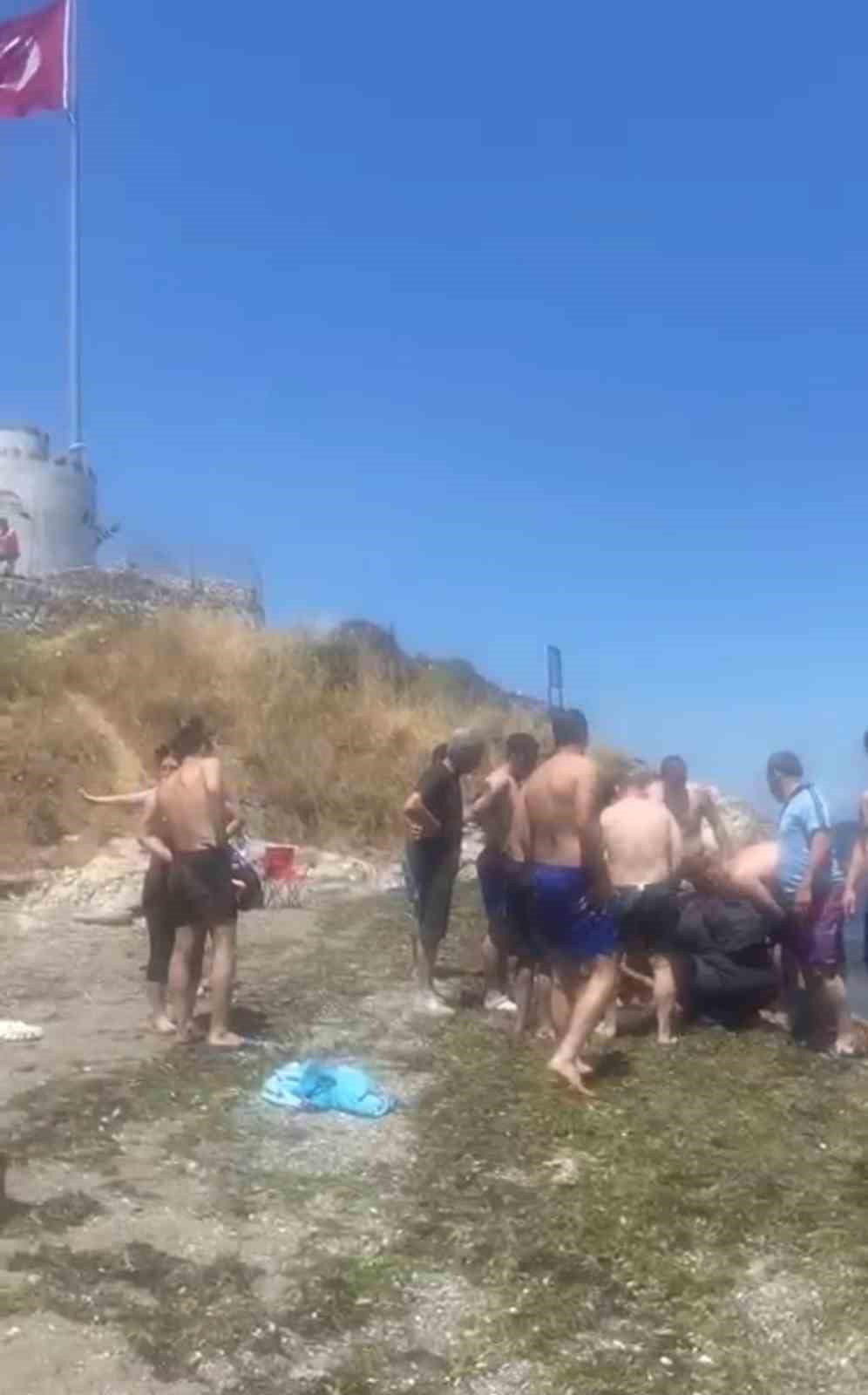 BURSA'NIN MUDANYA İLÇESİ ALTINKUM SAHİLİ'NDE ARKADAŞIYLA BİRLİKTE DENİZE GİREN S.Ç. (60), BİR SÜRE...