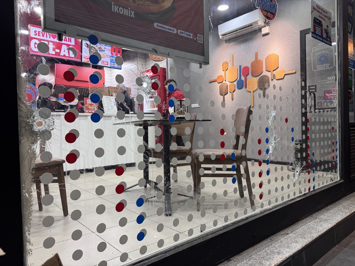 Bursa'nın Nilüfer ilçesinde bir iş yerine silahlı saldırı düzenleyen şüpheli ya da şüphelilerin...