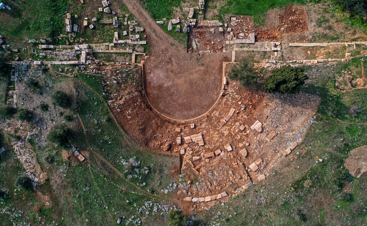 Bursa'nın Nilüfer ilçesindeki turistik Gölyazı Mahallesi'nde, Apollonia ad Rhyndacum Antik Kenti...