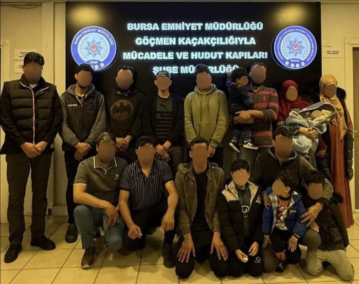 BURSA'NIN OSMANGAZİ VE YILDIRIM İLÇELERİNDE DÜZENLENEN GÖÇMEN KAÇAKÇILIĞI OPERASYONLARINDA 18...