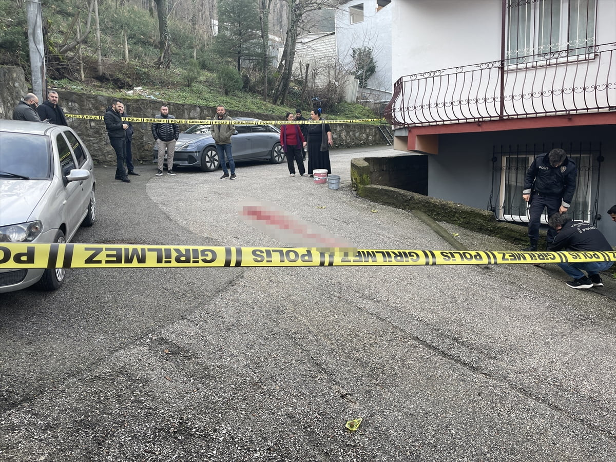 Bursa'nın Yıldırım ilçesinde, kayınbiraderi tarafından tabancayla vurulan kişi yaşamını yitirdi....