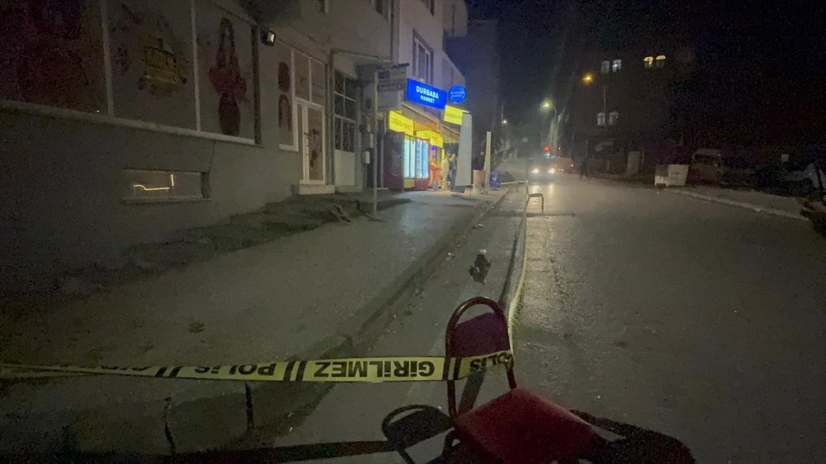 Bursa'nın Yıldırım ilçesinde seyir halindeki araçtan ateş edilmesi sonucu 1 kişi yaralandı.