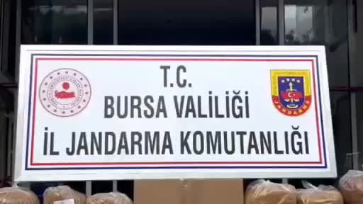 Bursa’da binlerce makaron ve yüzlerce kilo tütün ele geçirildi
