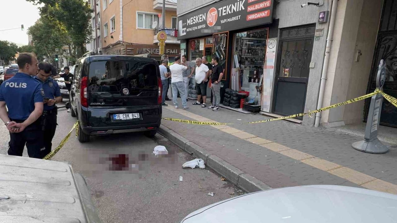 Bursa'da sosyal medya husumeti bıçaklı kavgaya dönüştü, 22 yaşındaki genç hayatını kaybetti