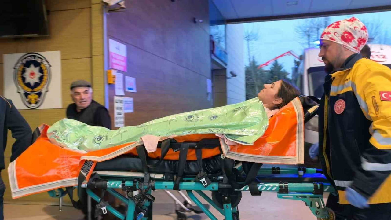 BURSA’NIN İNEGÖL İLÇESİNDE DÜDÜKLÜ TENCERENİN PATLAMASI SONUCU 1 KADIN YARALANDI.