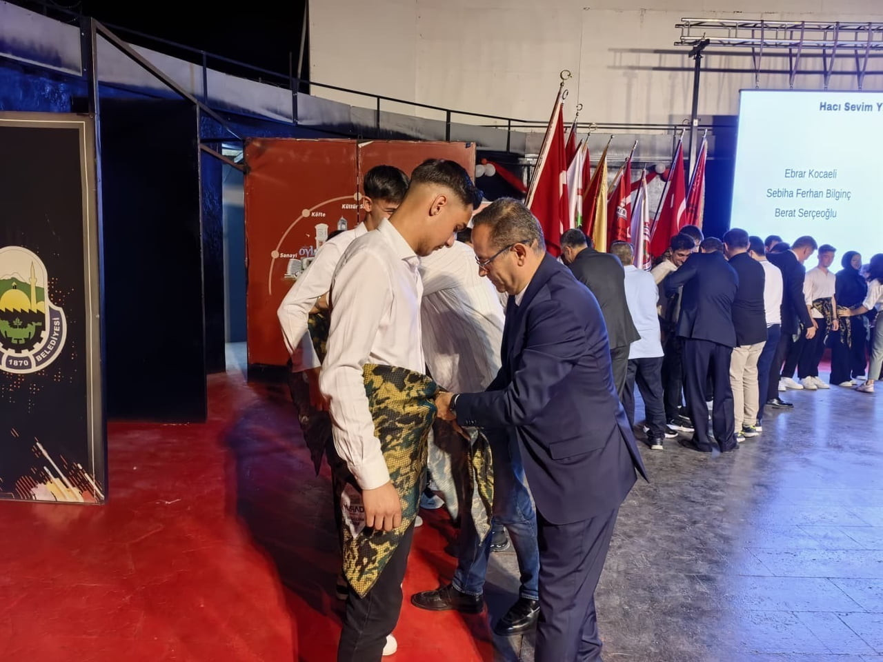 BURSA’NIN İNEGÖL İLÇESİNDE MESLEKİ VE TEKNİK ANADOLU LİSELERİNDEN MEZUN OLAN 1087 ÖĞRENCİ, ASIRLIK...