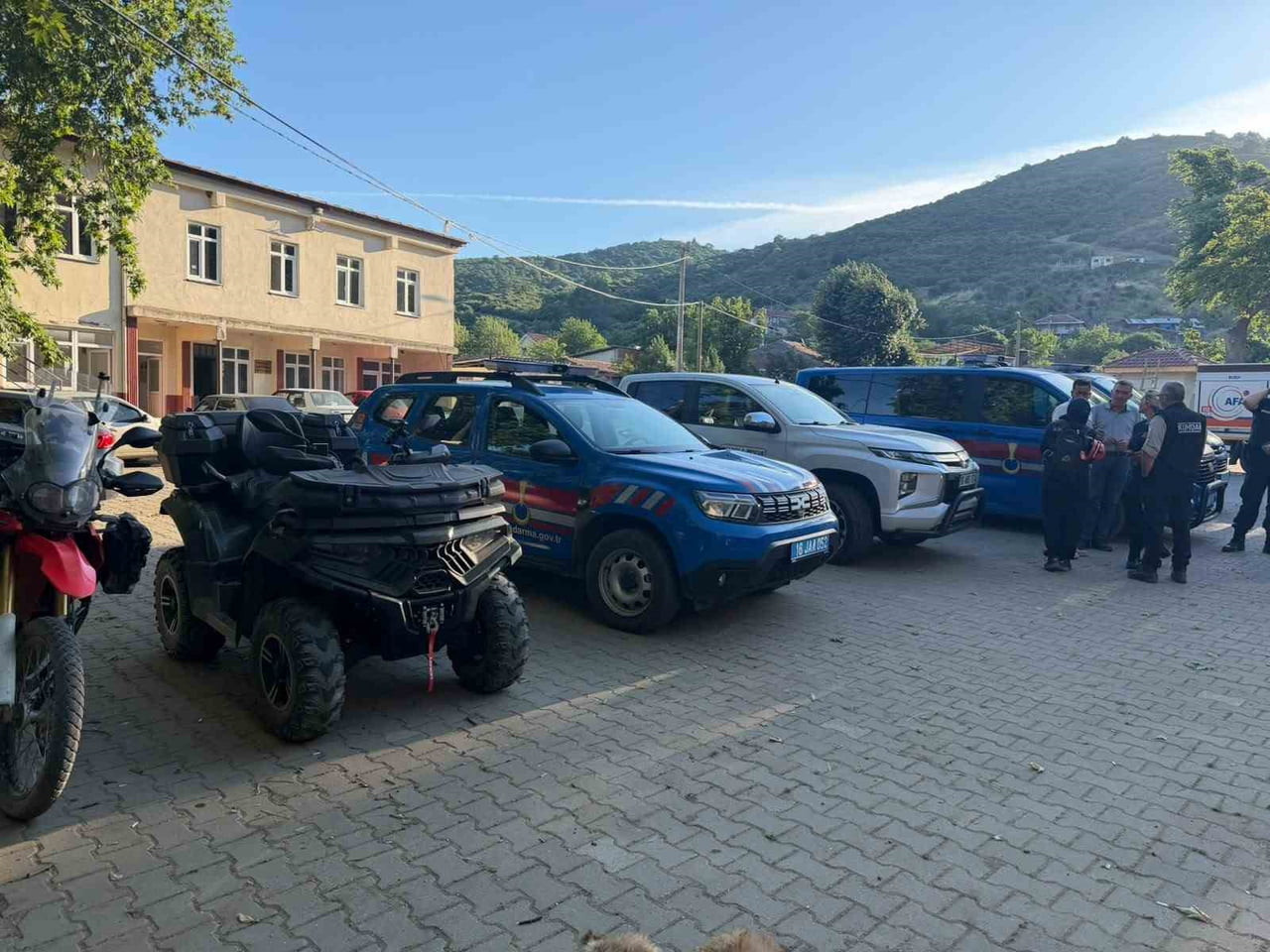 BURSA’NIN KARACABEY İLÇESİNDE CUMA GÜNÜ GECE YARISI AİLESİYLE TARTIŞTIKTAN SONRA EVİ TERK EDEN VE...