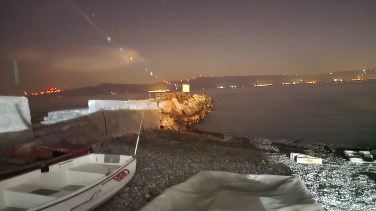 Bursa’nın Mudanya ilçesi açıklarında batan teknedeki baba ve oğlu kendi imkanlarıyla karaya...