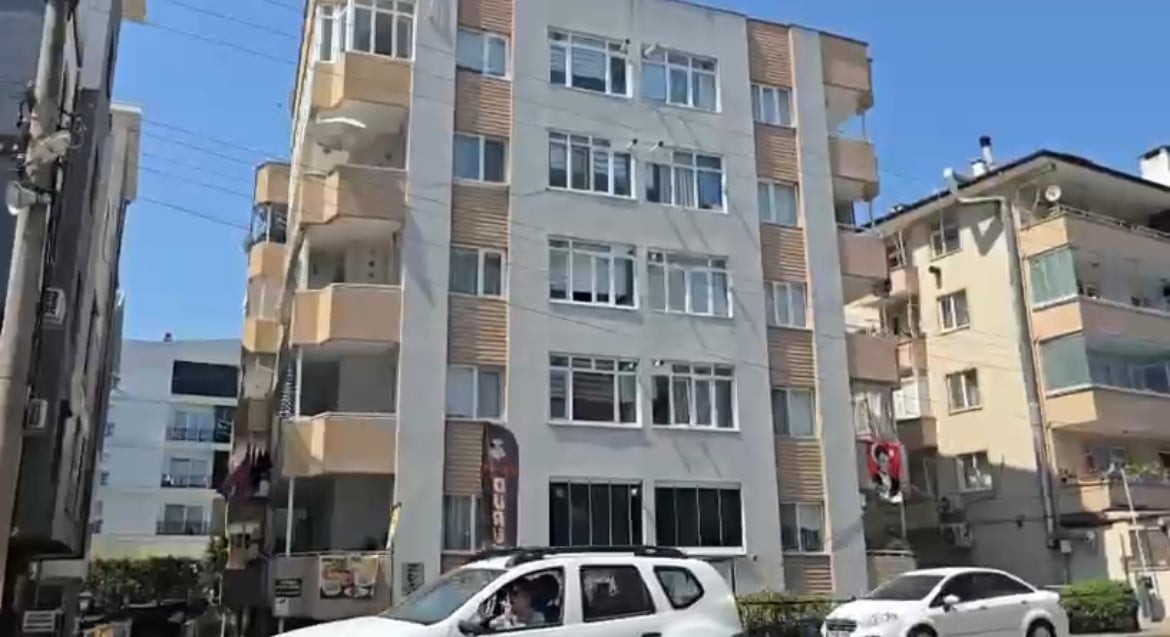 BURSA’NIN MUDANYA İLÇESİNDE EVİNDE ÖLÜ BULUNAN 77 YAŞINDAKİ KADININ ŞÜPHELİ ÖLÜMÜYLE İLGİLİ POLİS...