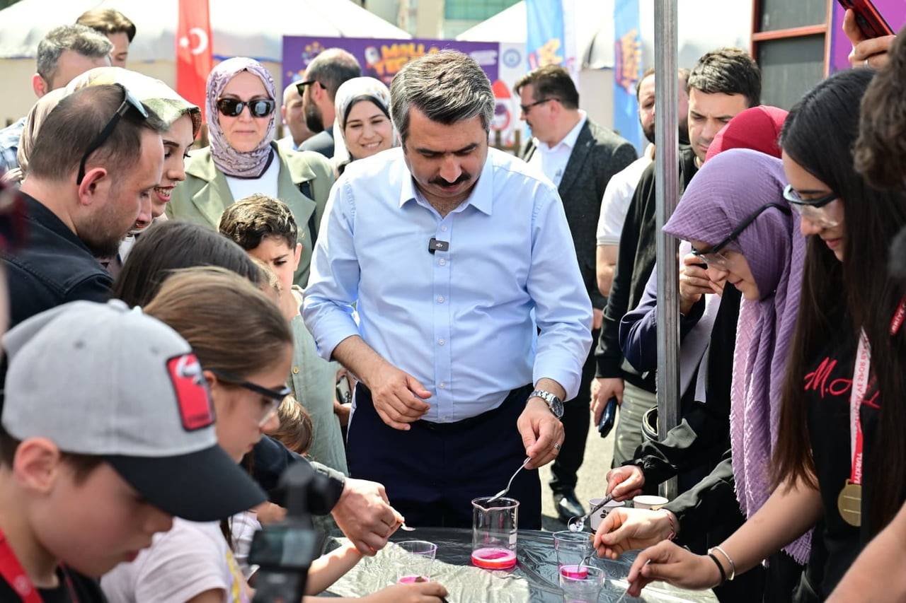 BURSA’NIN YILDIRIM İLÇESİNDE 19 MAYIS ATATÜRK’Ü ANMA, GENÇLİK VE SPOR BAYRAMI’NIN 107’NCİ YIL...