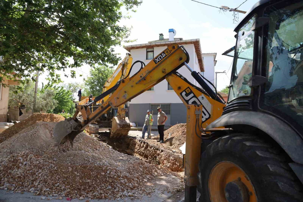 BURSA’YI ALTYAPI YATIRIMLARIYLA DAHA GÜÇLÜ VE SAĞLIKLI BİR HALE GETİRMEK İÇİN ÇALIŞMALARINI...