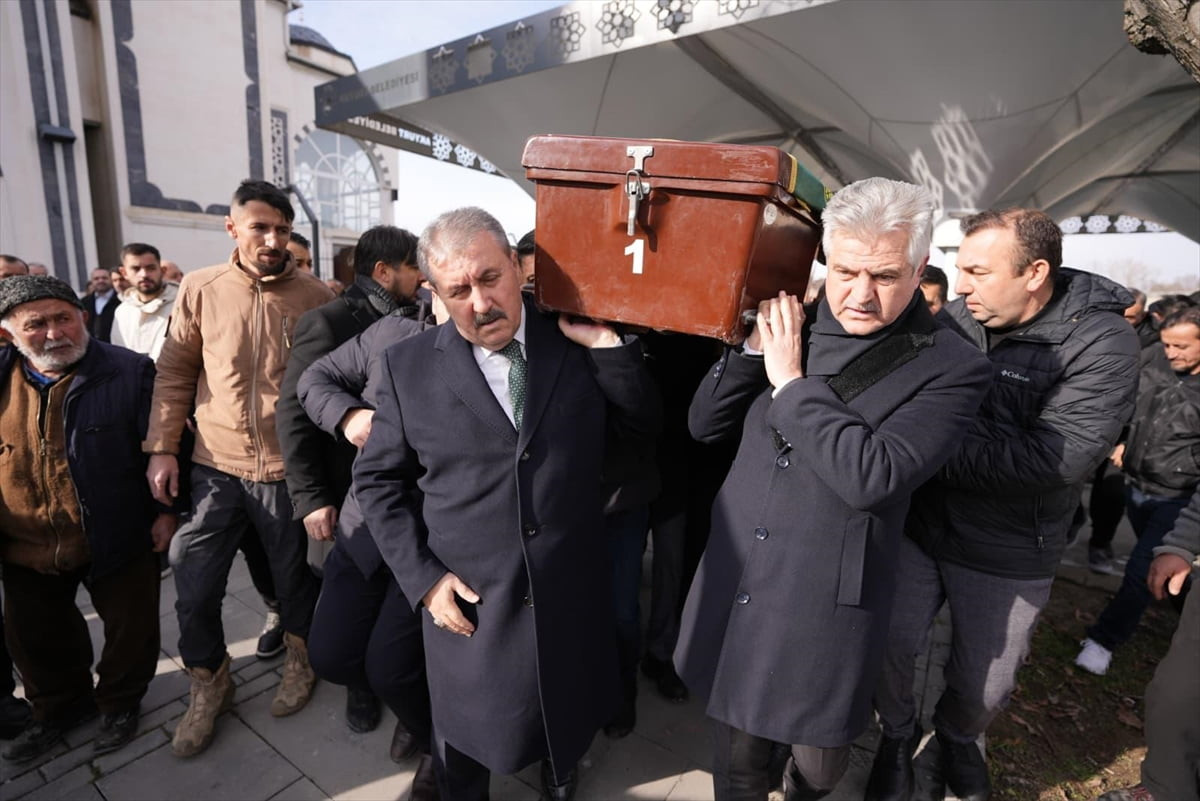 Büyük Birlik Partisi (BBP) Genel Başkanı Mustafa Destici, BBP Merkez Karar ve Yönetim Kurulu...