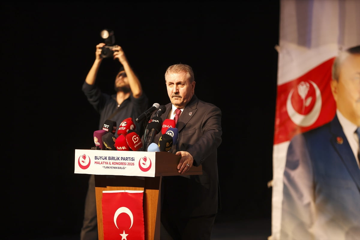 Büyük Birlik Partisi (BBP) Genel Başkanı Mustafa Destici, Kongre ve Kültür Merkezi'nde düzenlenen...