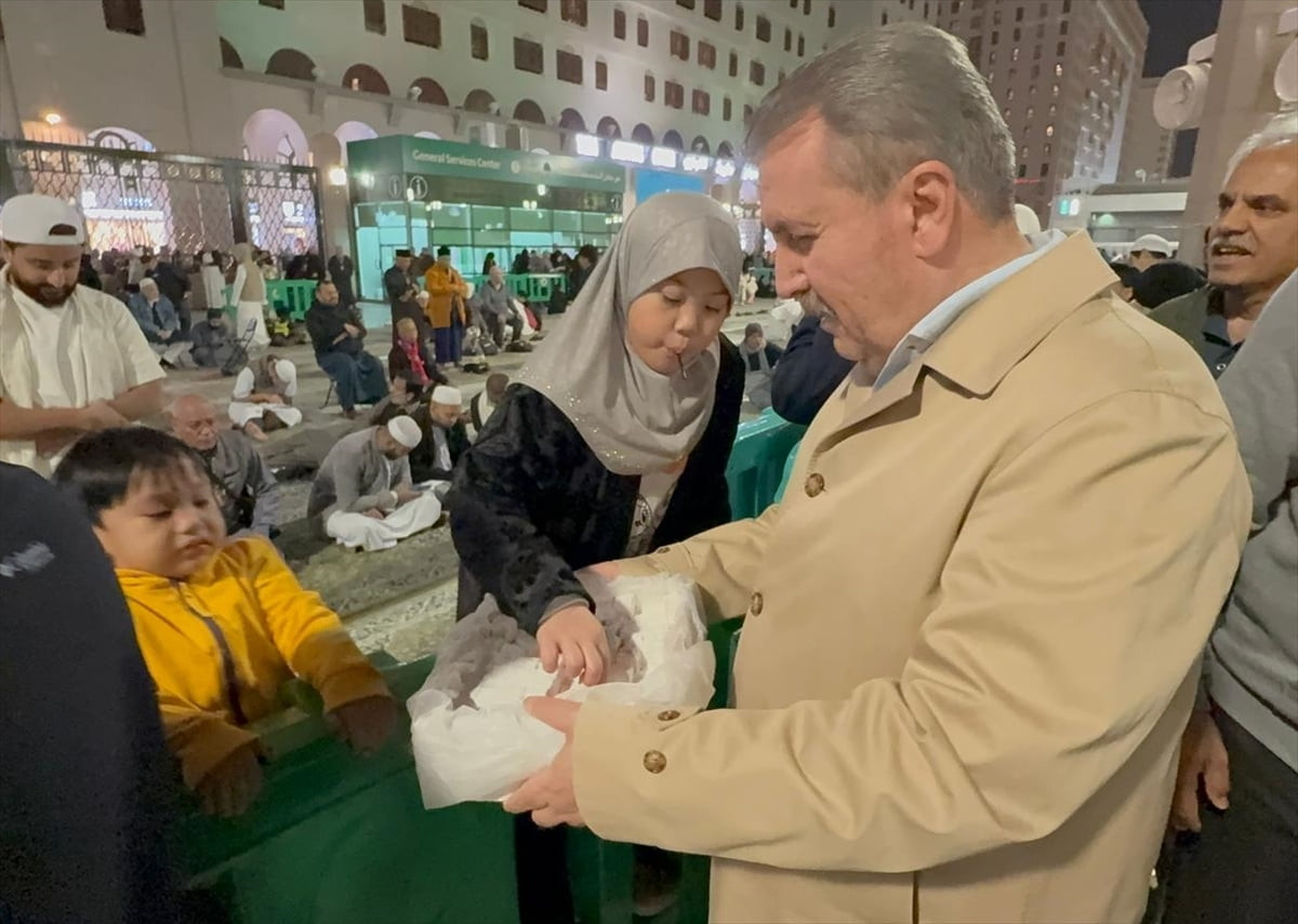 Büyük Birlik Partisi (BBP) Genel Başkanı Mustafa Destici, Miraç Kandili dolayısıyla Mescid-i...